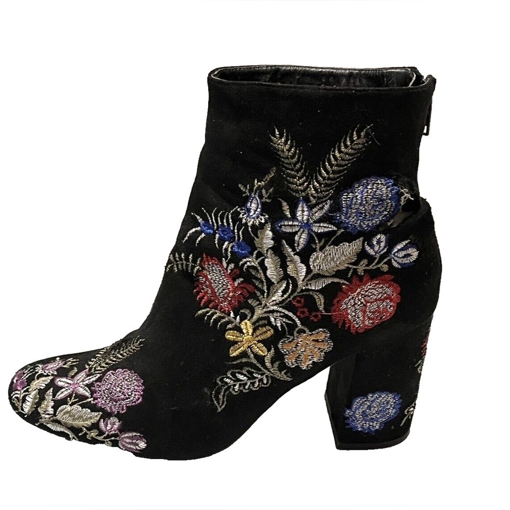 Olivia Miller Springfield Embroidered Black Velvet Chunk Ankle Boots Wmn's Sz 10